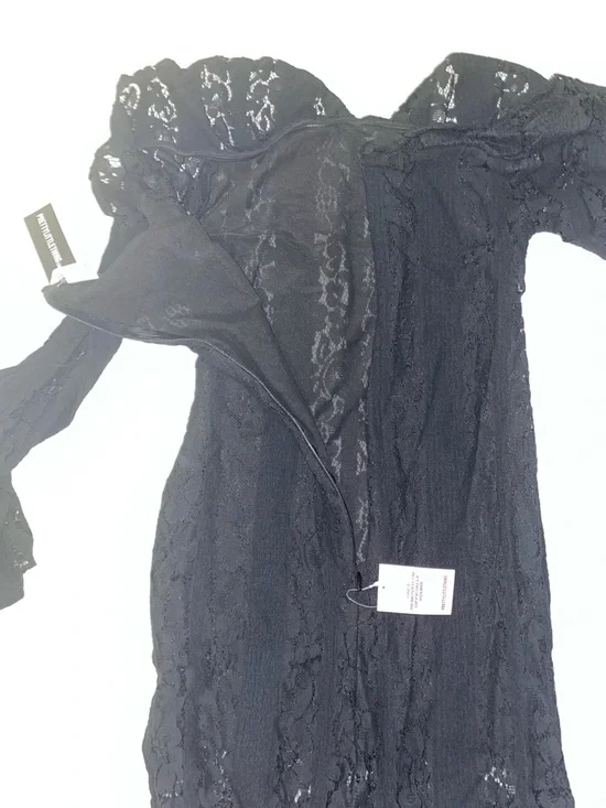 PrettyLittleThing Black Off-Shoulder Lace Maxi Gown Semi Sheer Elegant Sleeves - Picture 4 of 5